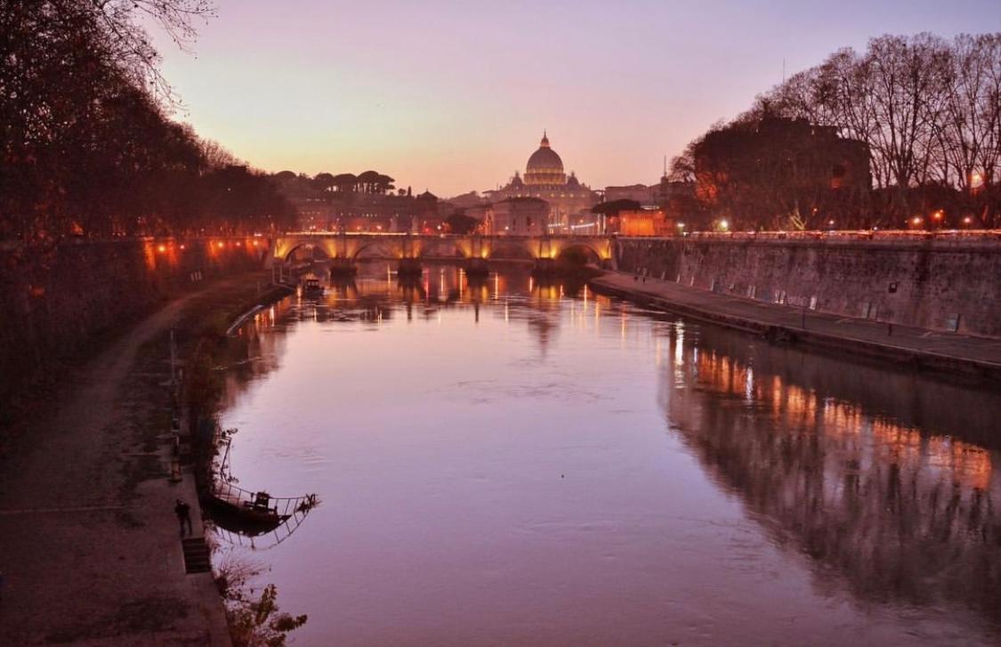 Intero Nel Cuore Di // Metro A~b~c Roma